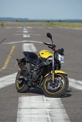 YAMAHA XJ6 YAMAHA XJ6